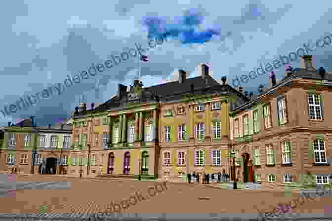 Amalienborg Palace, The Royal Residence Of The Danish Monarchy Denmark: Copenhagen Baltic Sea (Scandivavia 3)